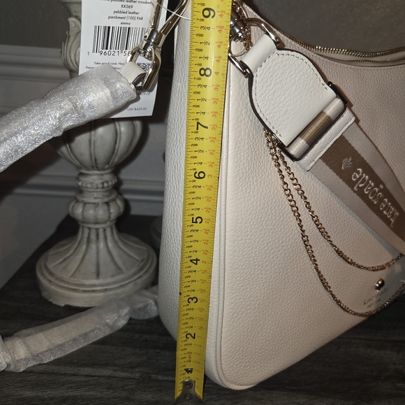 Kate Spade Ivory Shoulder Bag with Gold Accents - Picture 5 of 8